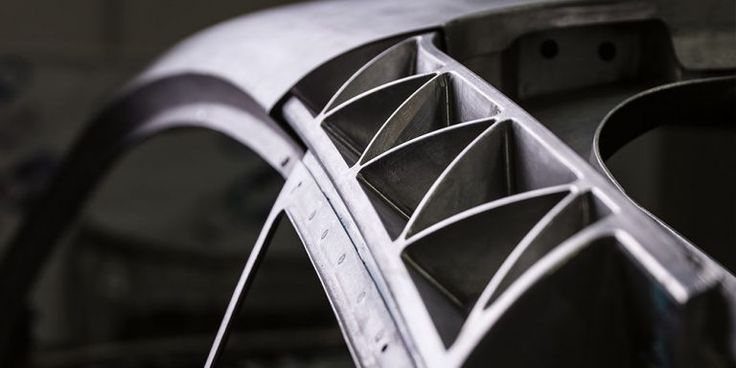 Aleaciones de aluminio en estructuras automotrices: ventajas, tendencias y aplicaciones